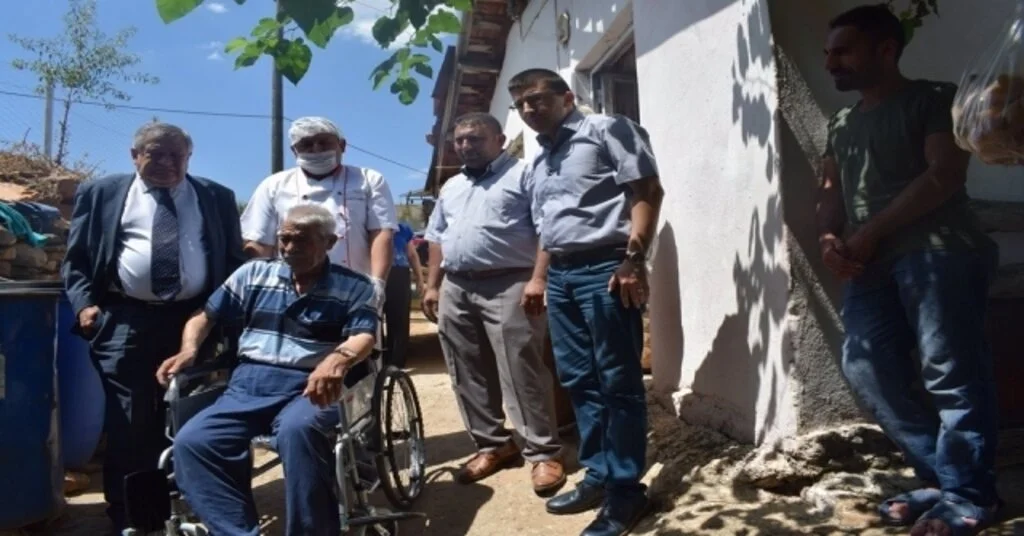 Karacasu Kaymakamlığı Yardımlarını Sürdürüyor