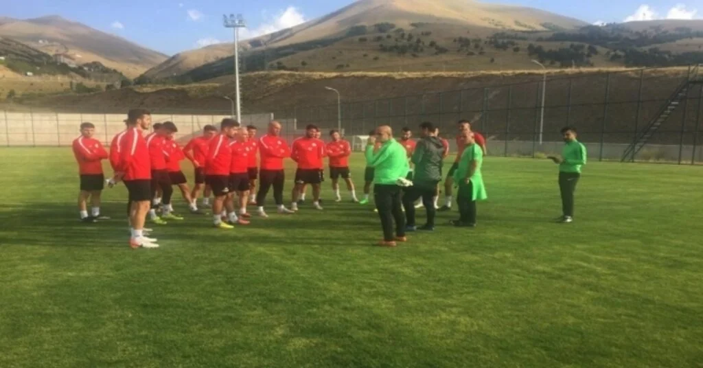 Karaköprü Belediyespor Erzurumda Kampa Girdi