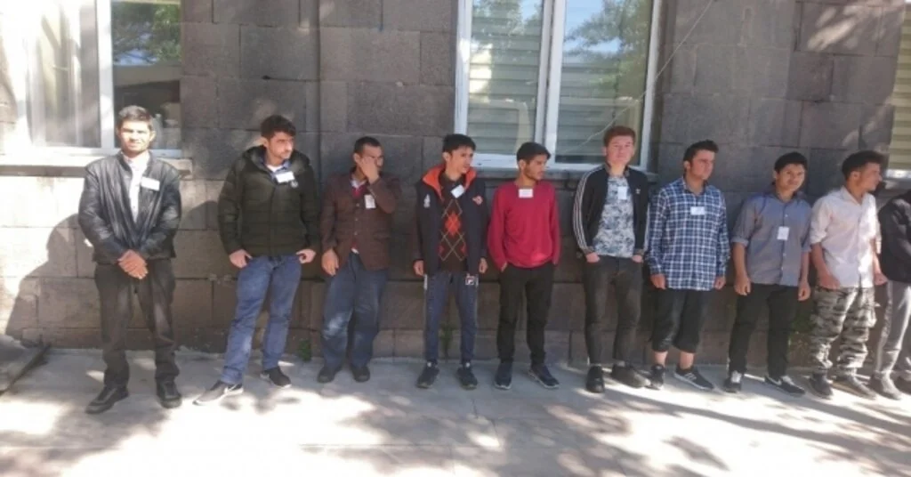 Karsta 56 Düzensiz Göçmen Yakalandı