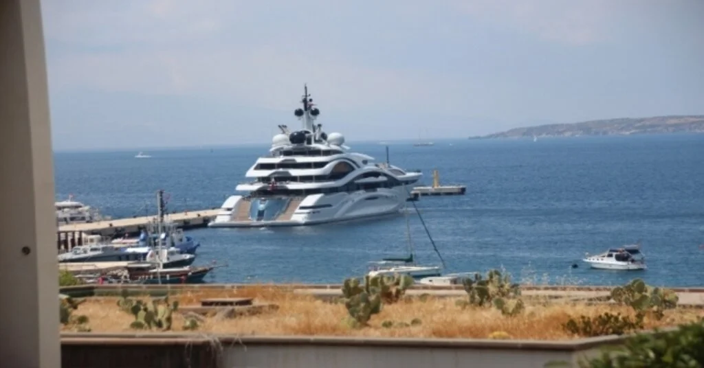 Katar Emirinin 300 Milyon Dolar Değerindeki Yüzen Sarayı Bodrumda
