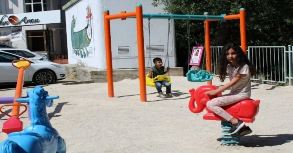 Kazada Hayatını Kaybeden 3 Yaşındaki Kızının Adına Park Yaptırdı