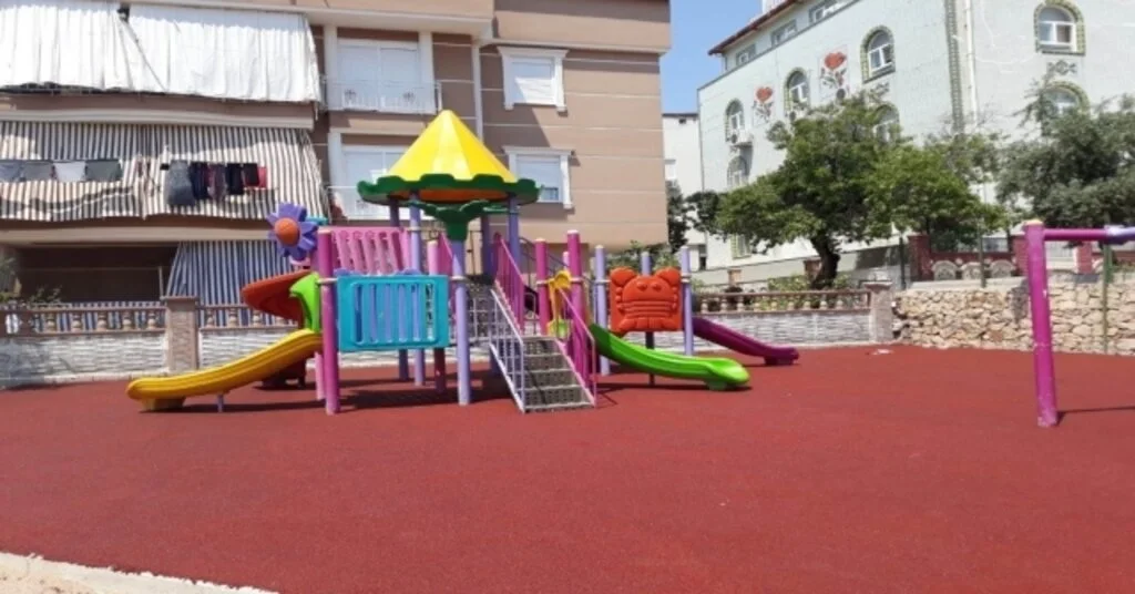 Kepez Belediyesinden Çocuklara Renkli Park