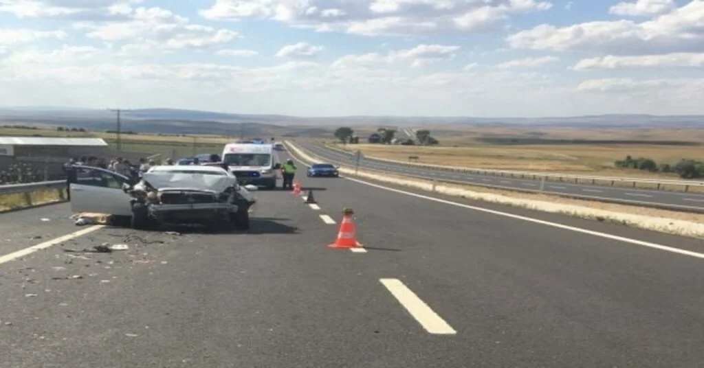 Kırşehirde Trafik Azası: 1 Ölü, 3 Yaralı