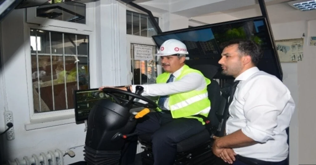 Kırşehirde Vali Akın, Forklift Simülatör Aracını Tanıttı