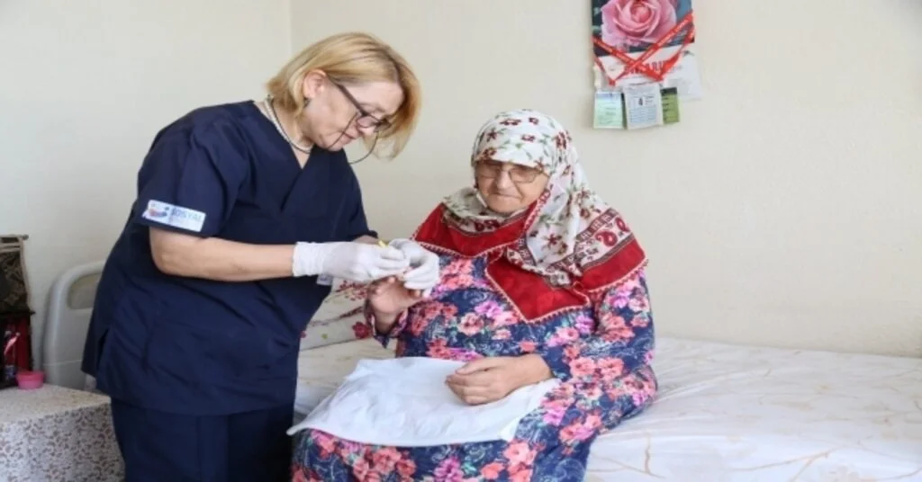 Kocaelide İhtiyaç Sahiplerine Evde Bakım Hizmeti Veriliyor