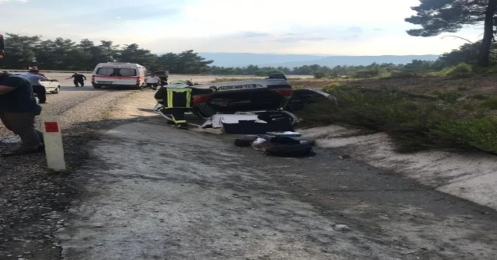 Kontrolden Çıkan Otomobil Şarampole Devrildi: 2 Yaralı