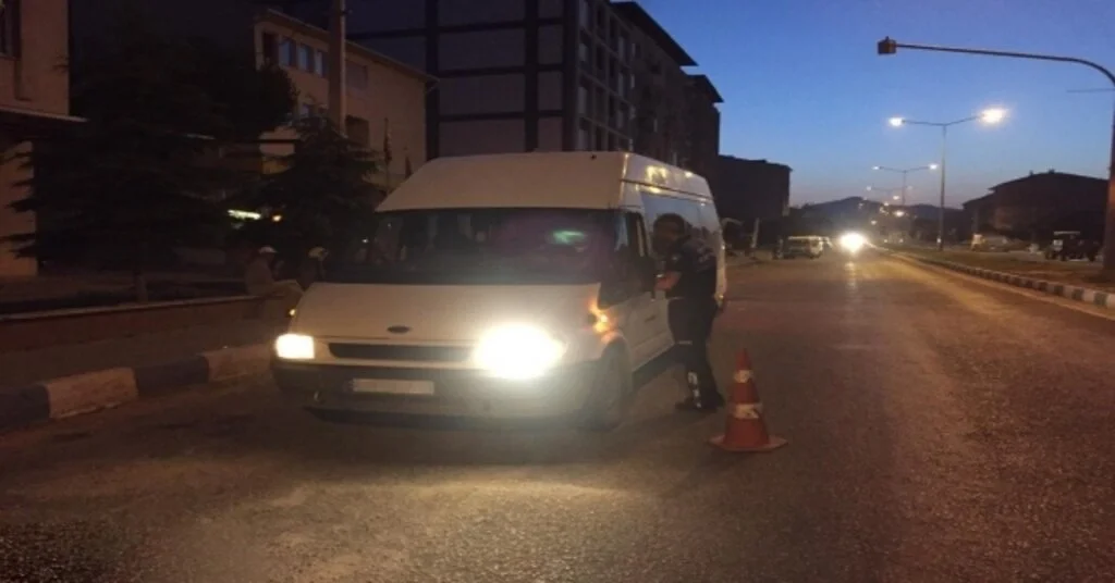 Köprübaşında Servis Araçlarına Şafak Denetimi