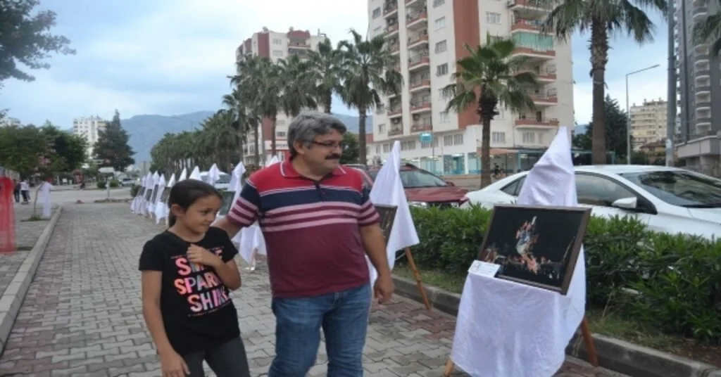 Kozan Halk Eğitim Merkezinden 15 Temmuz Resim Sergisi