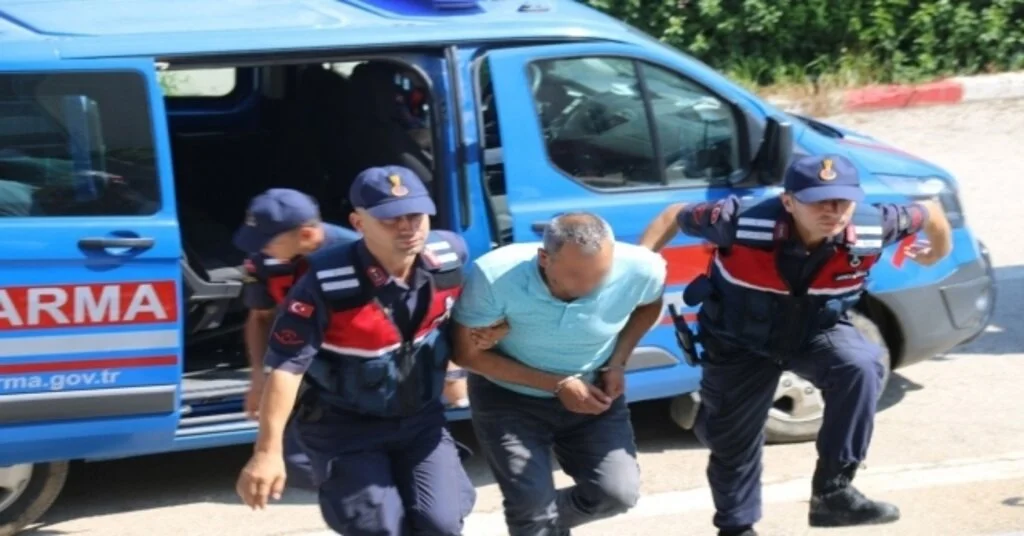 Kozanda Hint Keneviri Operasyonu: 5 Gözaltı