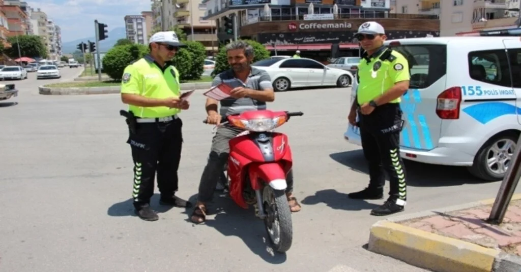 Kumlucada Motosiklet Sürücülerine Kask Denetimi