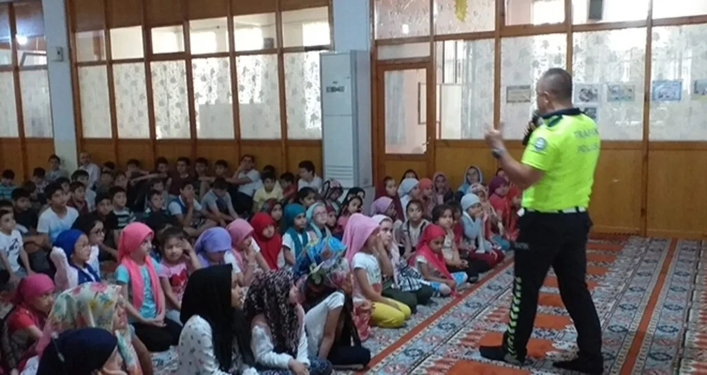 Kur’an Kursu Öğrencilerine Trafik Semineri 