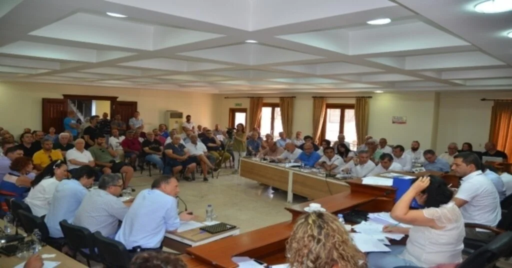 Kuşadasında Plastik Sandalye Ve Masa Kullanımı Yasaklandı