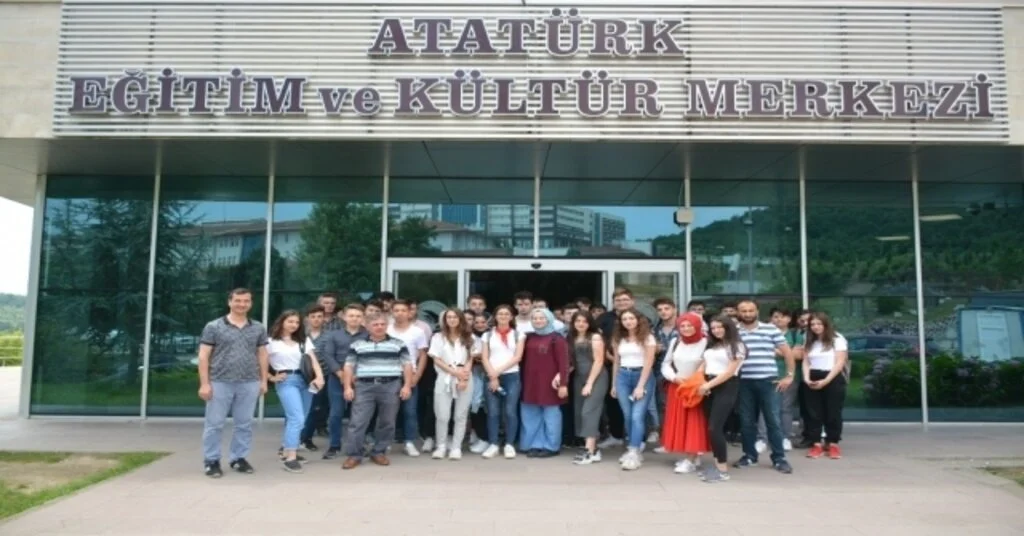Lisesi Öğrencileri Düzce Üniversitesinde