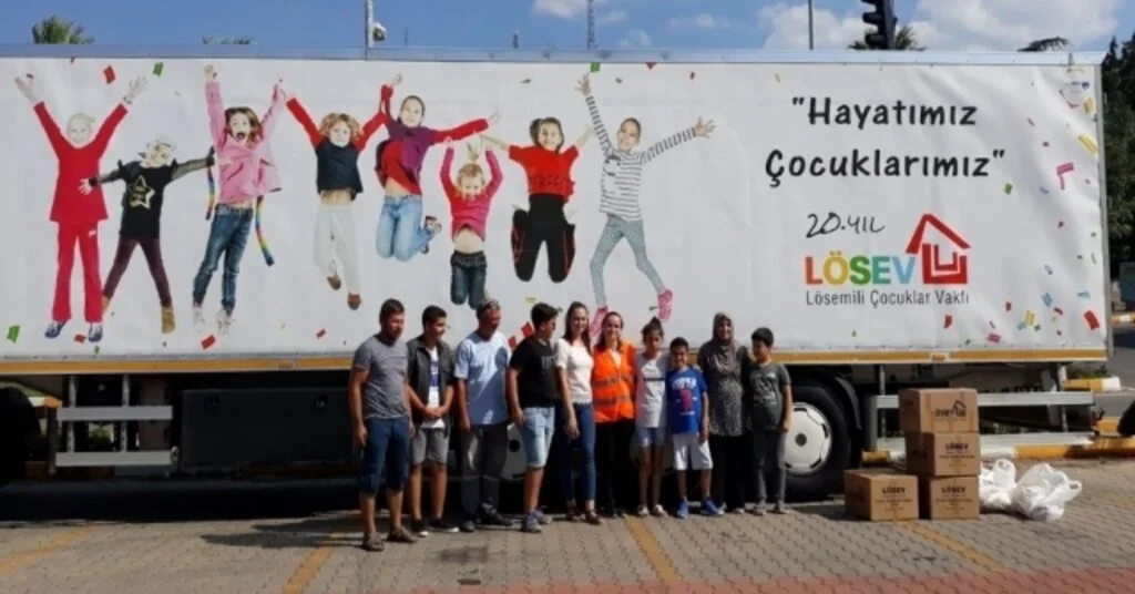 Lösevin İyilik Tırı Ayvalıkta