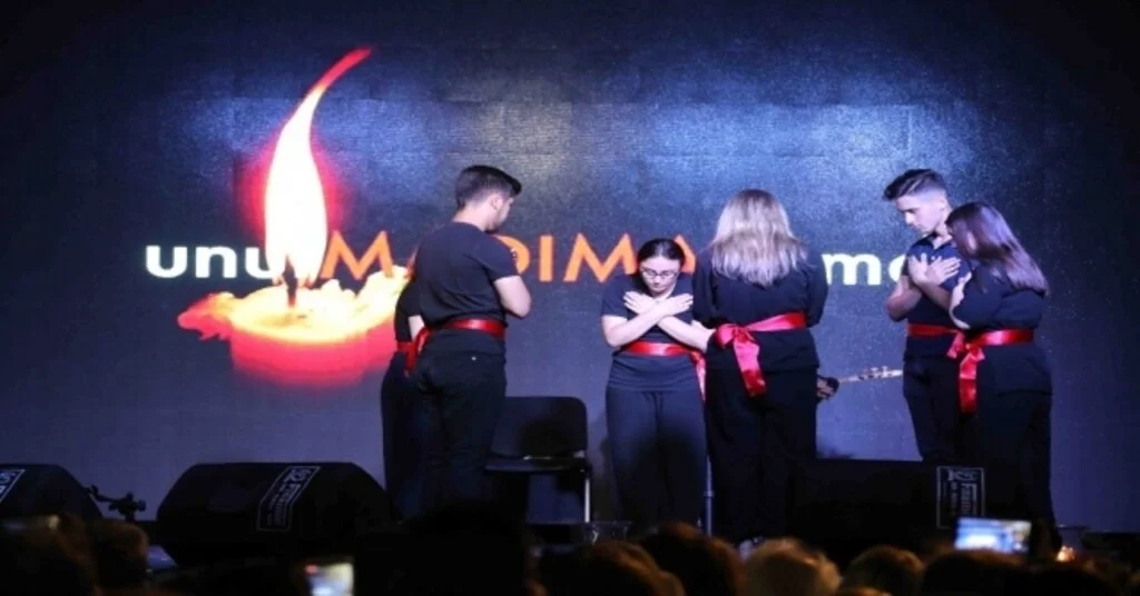 Madımak Olaylarında Ölenlere İzmirde Anma