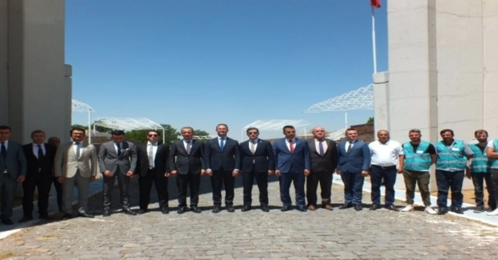 Malazgirt Zafer Anıtında Çevre Temizliği