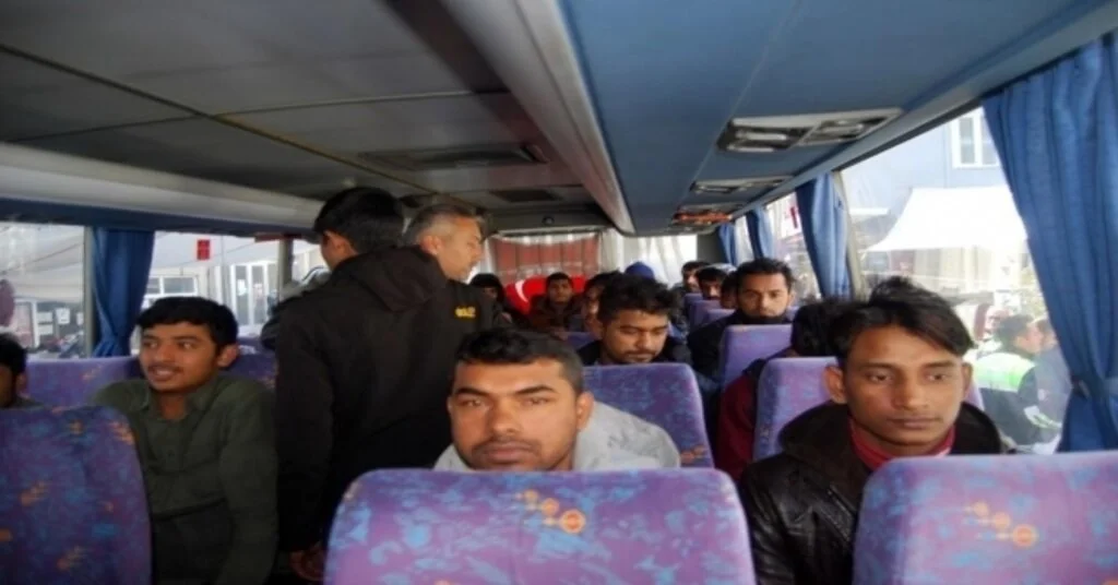 Malkarada 10 Afgan Kaçak Yakalandı