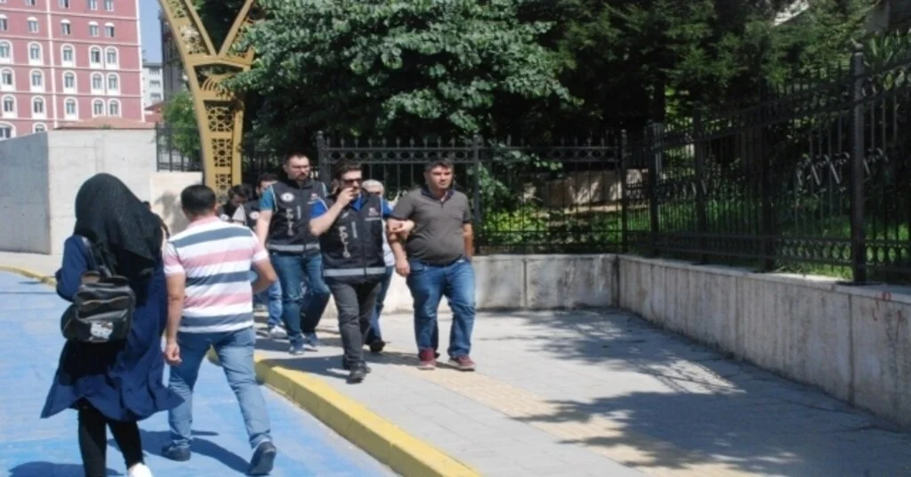 Mardin Merkezli 6 İldeki Fetö Operasyonunda 3 Kişi Tutuklandı