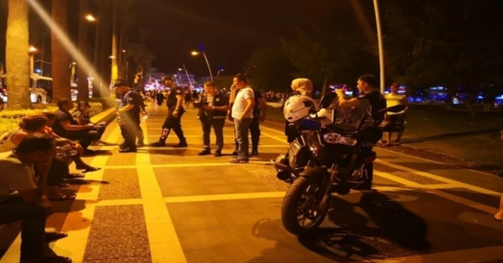 Marmariste Seyyar Satıcı Ve Dilencilere Ceza