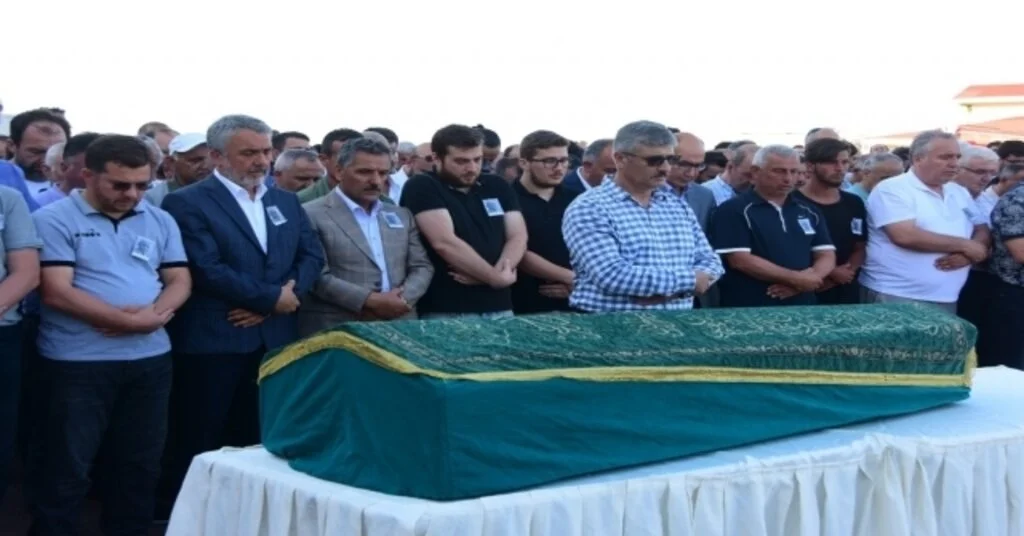 Merhum Dekan Taşmektepligil Gözyaşlarıyla Memleketine Uğurlandı