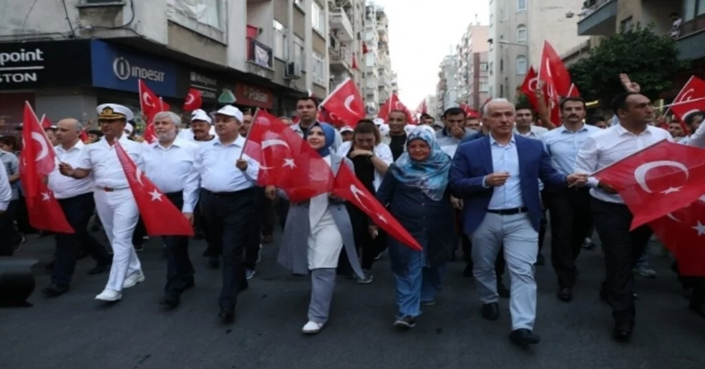 Mersinde 15 Temmuz Yürüyüşü