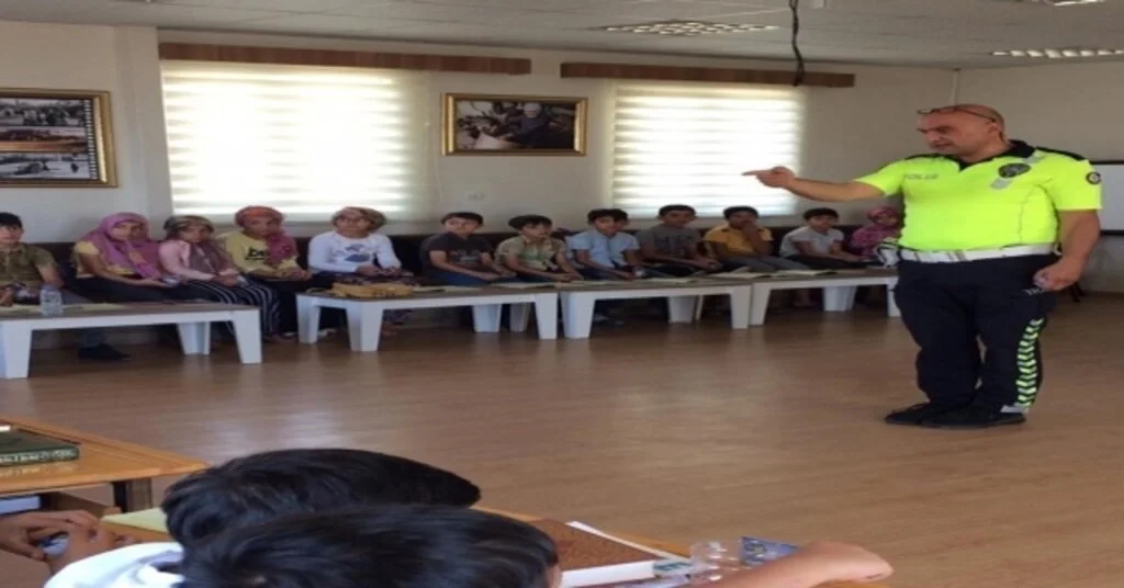 Minik Öğrencilere Trafik Eğitimi Verildi