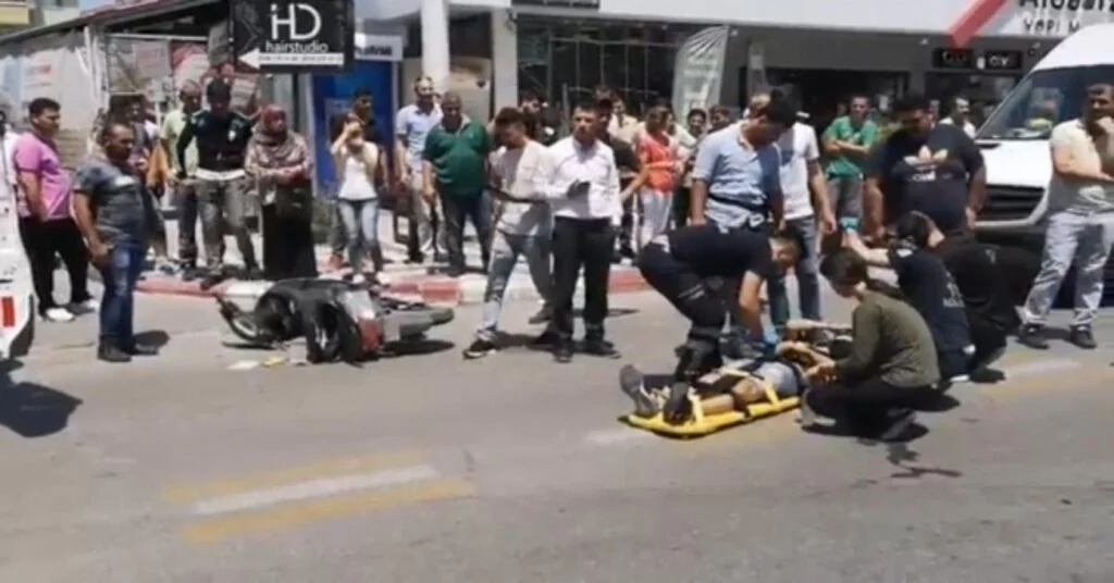 Motorsikletliye Çarpma Anı Güvenlik Kamerasında