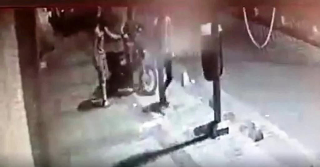 Motosiklet Hırsızlığı Güvenlik Kamerasında