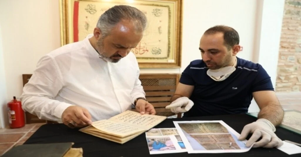 Müzelik El Yazmalarına Yoğun Bakım Tedavisi