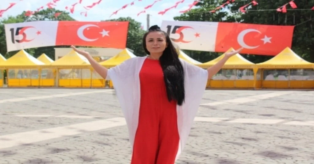 Müzik Öğretmeninden 15 Temmuz Marşı