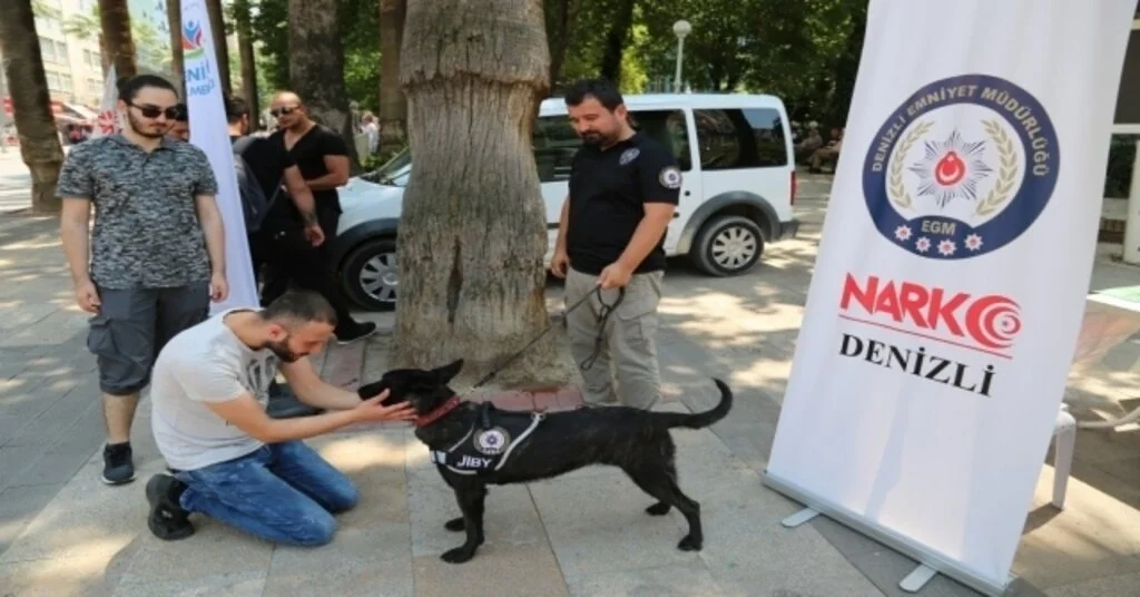 Narkotik Polisleri Vatandaşlara “Gözümüz Olun” Mesajını Verdi