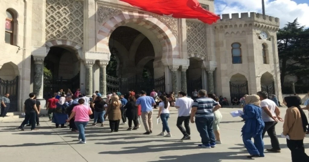 Öğretmen Adayları Kpssde Ter Döktü