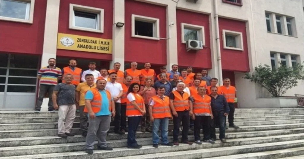Öğretmen Ve Mem Personeline Hafif Arama Kurtarma Eğitimi