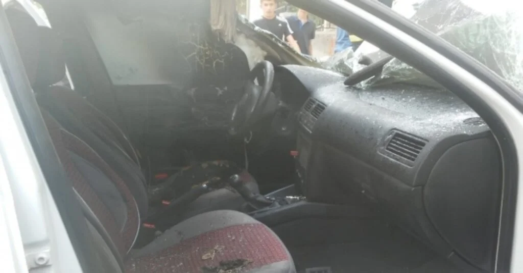 Otomobil İçinde Patlayan Cep Telefonu Otomobili Yaktı