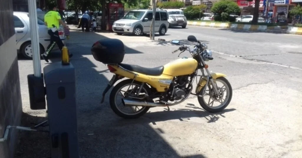 Otomobil İle Motosiklet Çarpıştı: 1 Yaralı