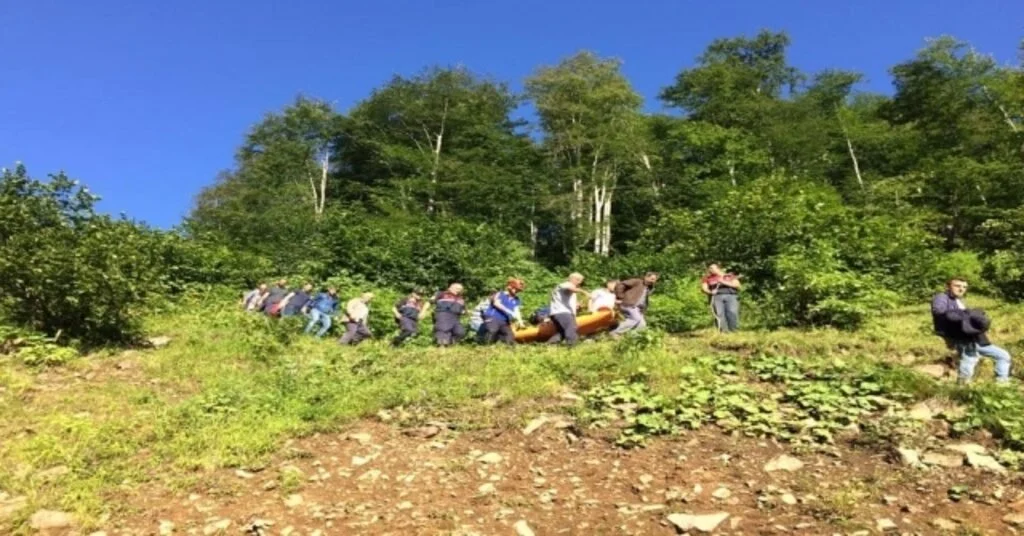 Otomobil Yayla Dönüşü Uçuruma Yuvarlandı: 1 Ölü