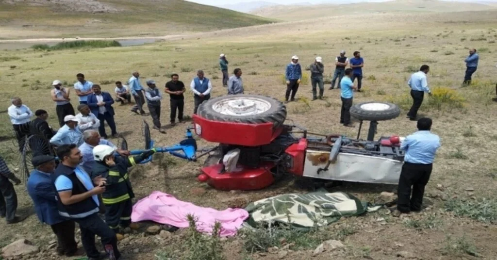 Özalpta Traktör Kazası: 2 Ölü, 1 Yaralı