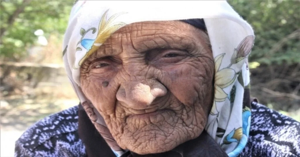 (Özel) 119 Yaşını Sürpriz Doğum Günüyle Kutladı