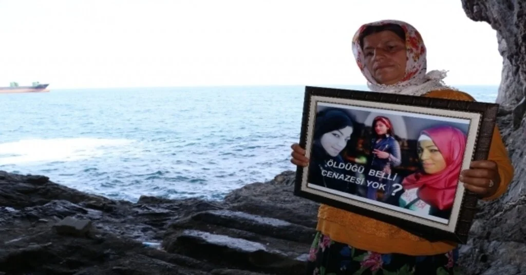 (Özel) 2 Yıldır Kayıp Olan Nesrinin Annesi: Ben Onları Karton Toplayarak Büyüttüm