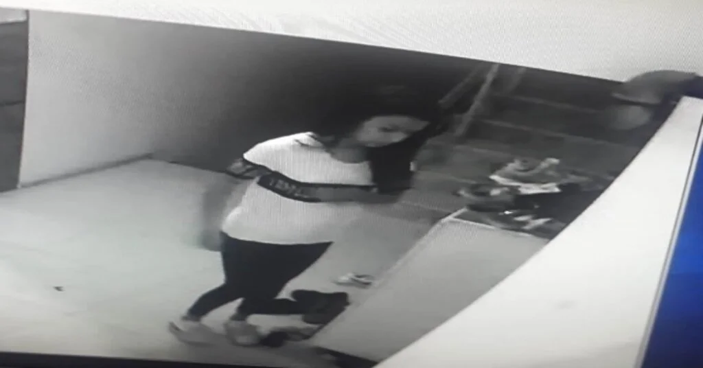 (Özel) Davetli Gibi Geldiği Düğün Evini Soyan Kadın Hırsız Kamerada