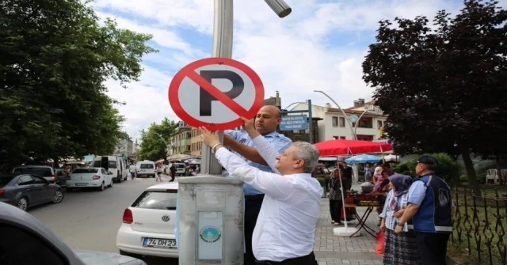 Park Yasağı Levhaları Asıldı