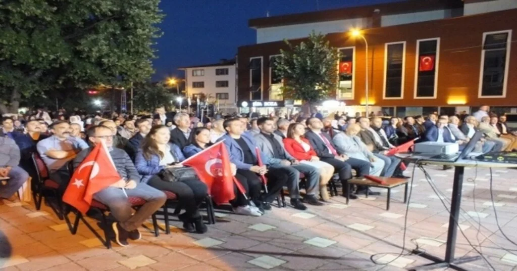 Pazaryeri İlçesi 15 Temmuzda Birlik Beraberlik Mesajı Verdi.