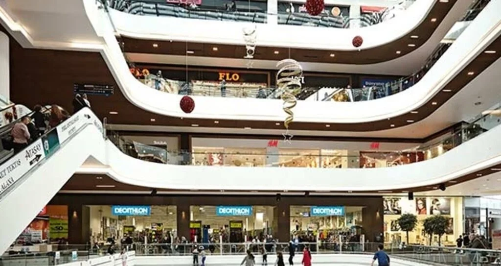 Piazza’da Sezgin Adıgüzel’le  “Makyaj Atölyesi Günleri” 