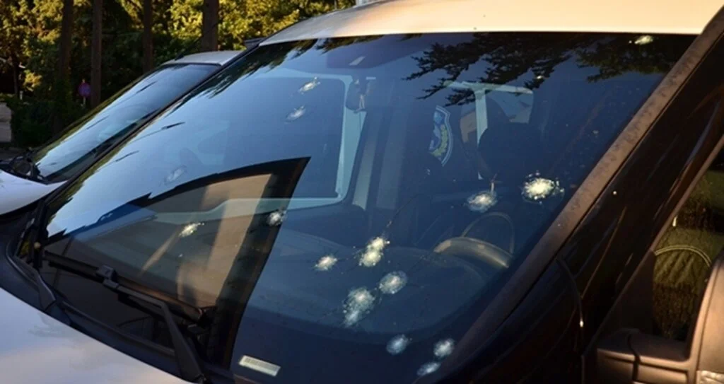 Polis aracına  silahlı saldırı