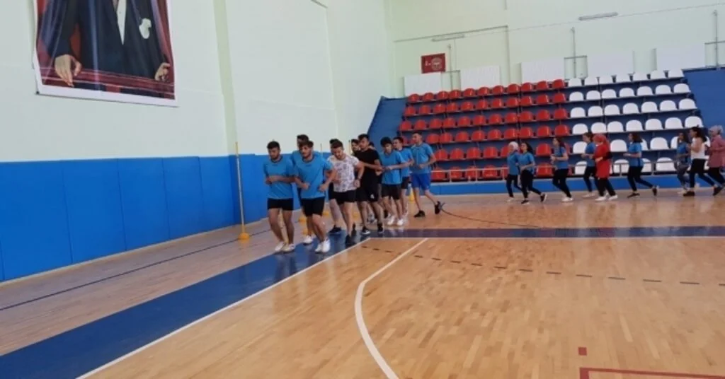 Polis, Subay, Özel Harekat Ve Beden Eğitimi Öğretmen Adaylarına Develide Komando Eğitimi