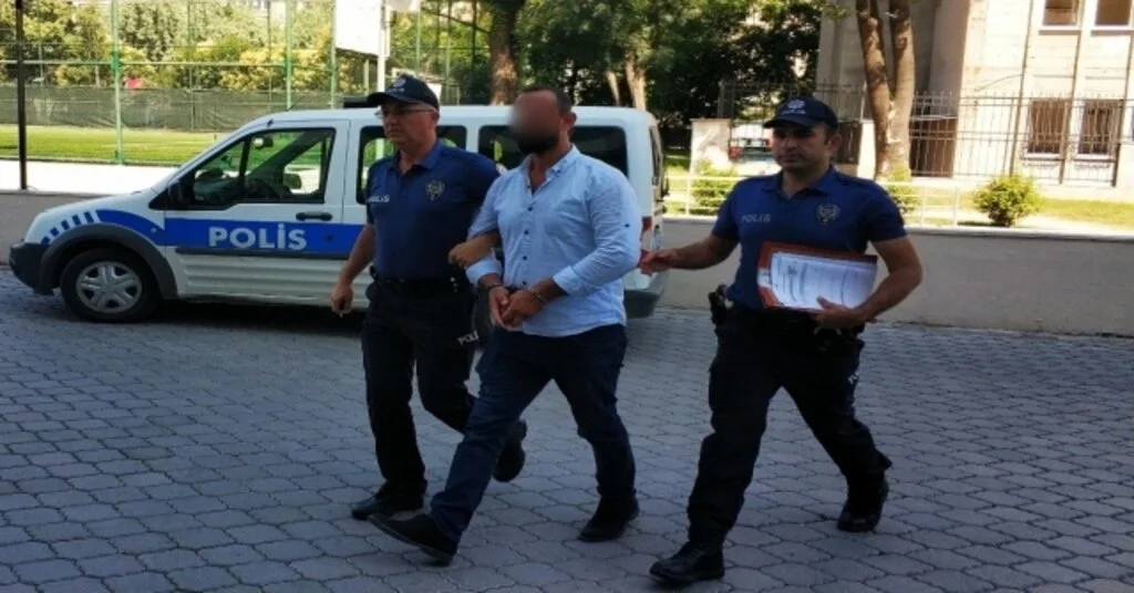 Polise Bıçak Çeken Şahıs Gözaltına Alındı