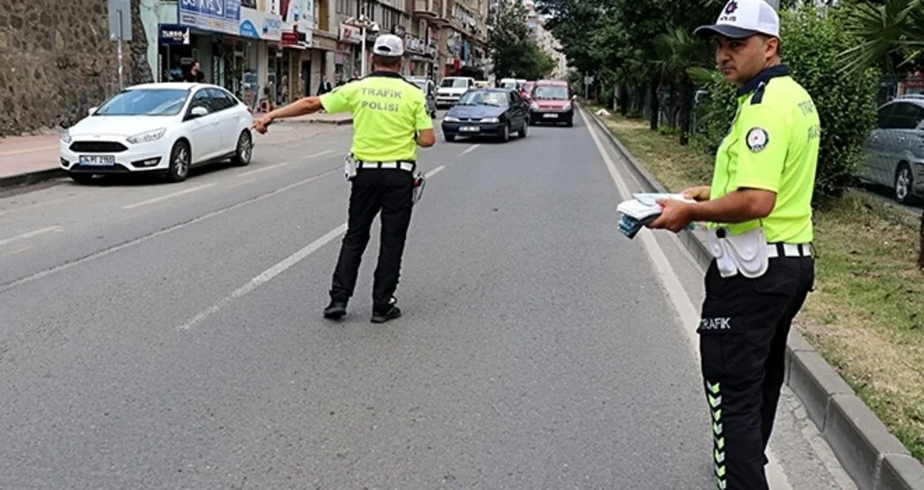 Polislerden 'öncelik  yayaların' denetimi 
