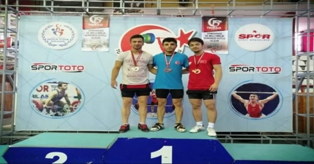 Pursaklar Belediye Sporcuları Terzi Ve Yükselden Altın Madalya