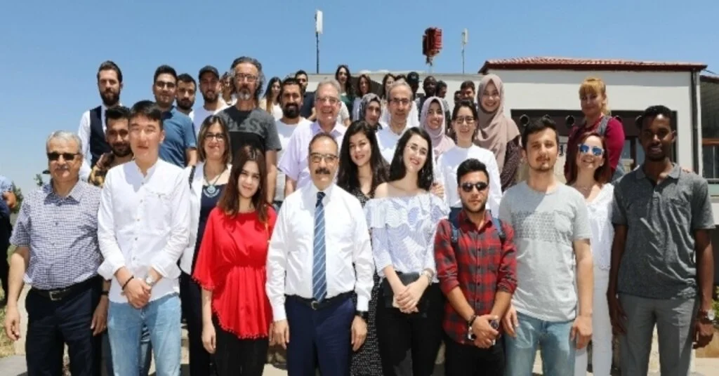Rektör Prof. Dr. Ali Gür Mezun Olan Uluslararası Bölüm Öğrencileri İle Bir Araya Geldi