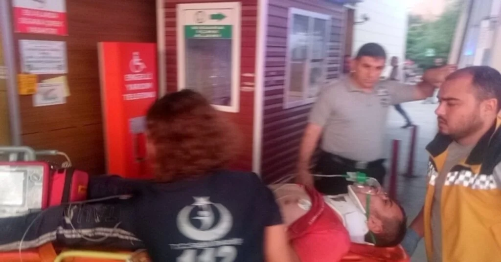 Römorkun Altında Kalan Genç Ağır Yaralandı